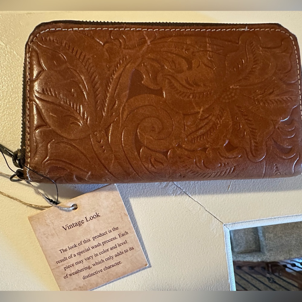 NWT! “ Patricia Nash” Brown Embossed Leather Clutch Wallet